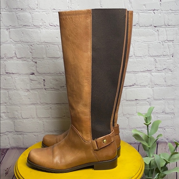 Stuart Weitzman Leather Round Toe Knee High boot - Picture 6 of 13